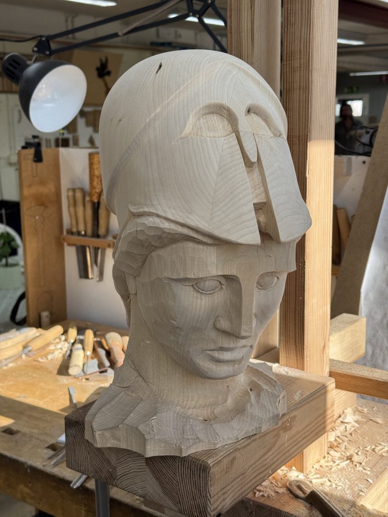 Athena byst under skulptering
